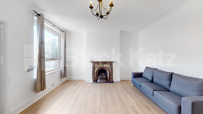 			2 Bedroom, 1 bath, 1 reception Flat			 Cathnor Road, Shepherds Bush